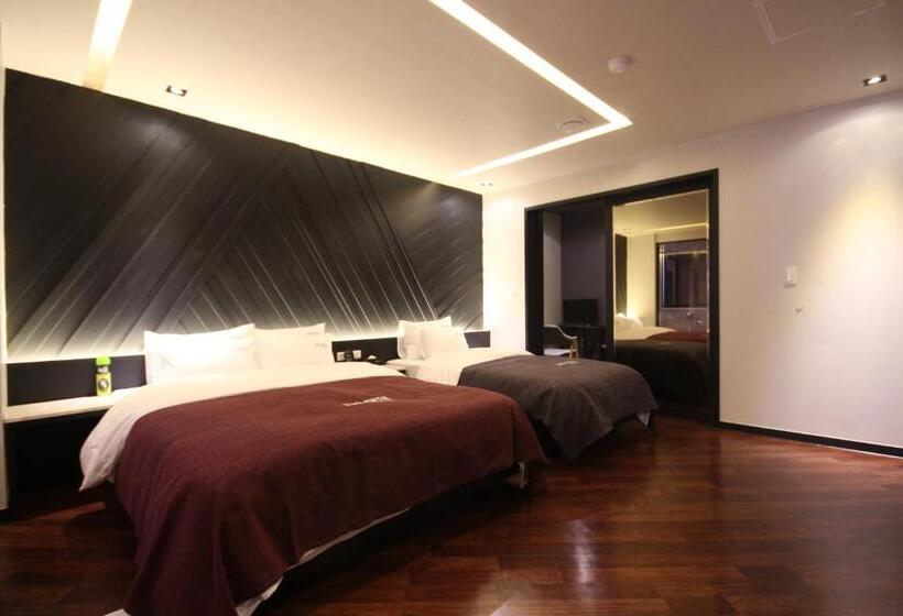 Camera Familiare, 2 Heaven Hotel Seomyeon