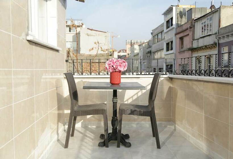 Люкс с Балконом, Bayer