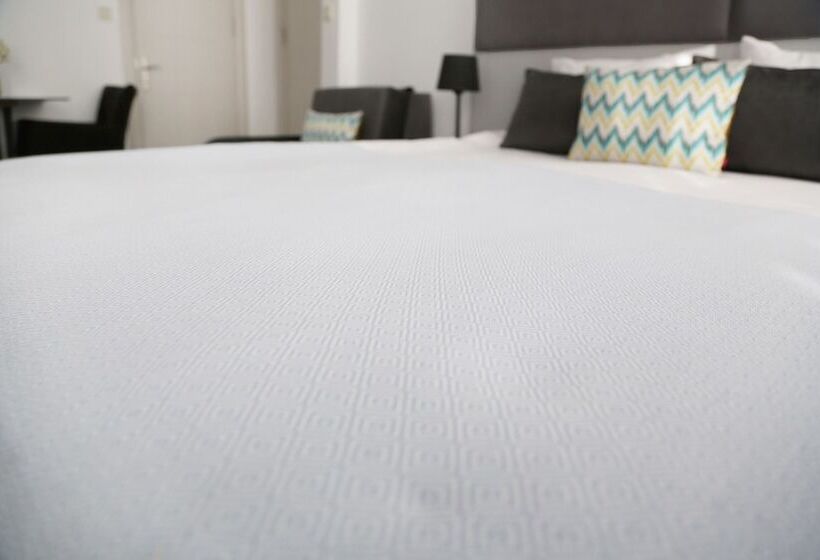 Люкс Кровать Кинг, Bayer