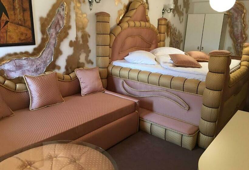 اتاق استاندارد, Bali Colosseum