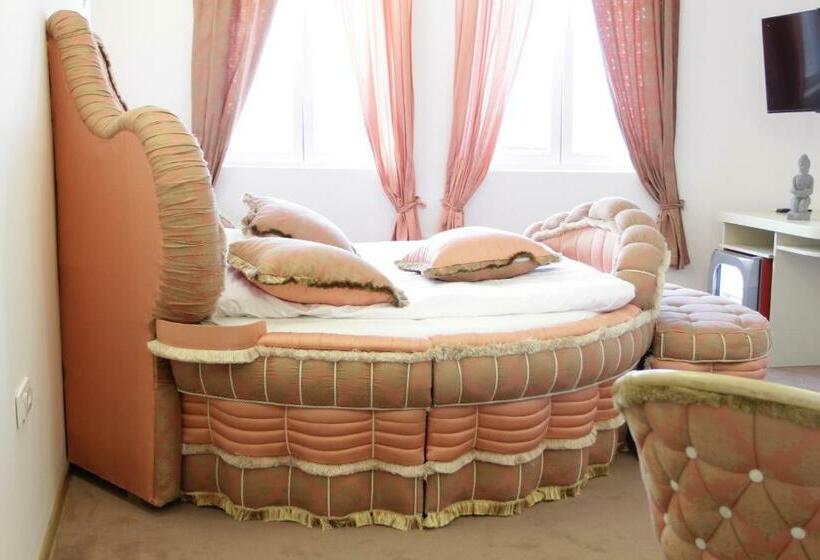 اتاق استاندارد, Bali Colosseum