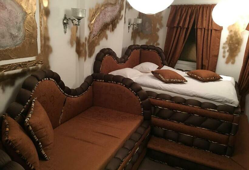 اتاق استاندارد, Bali Colosseum