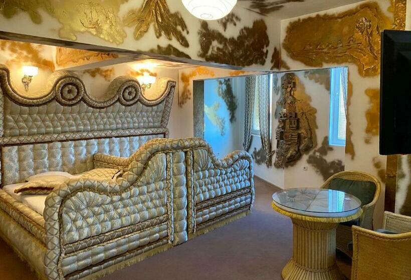 اتاق استاندارد, Bali Colosseum