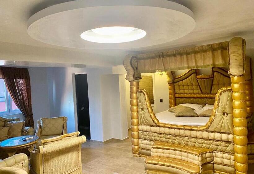 سوییت جونیور, Bali Colosseum