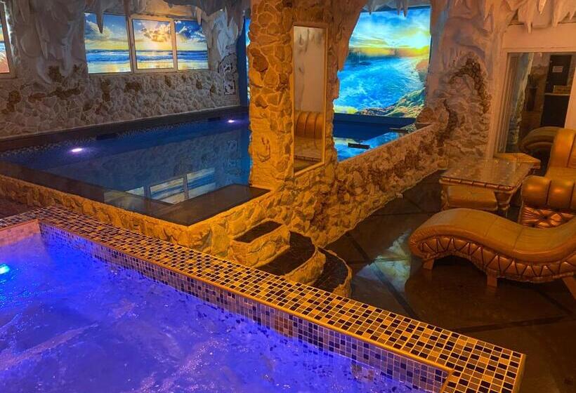 سوییت با استخر, Bali Colosseum