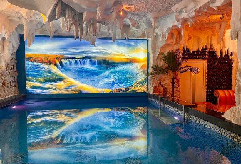 سوییت با استخر, Bali Colosseum