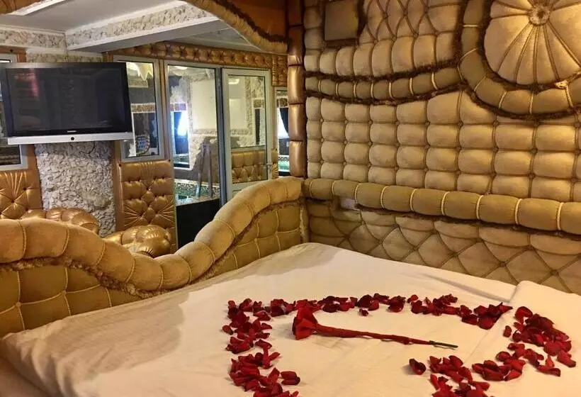 سوییت با استخر, Bali Colosseum