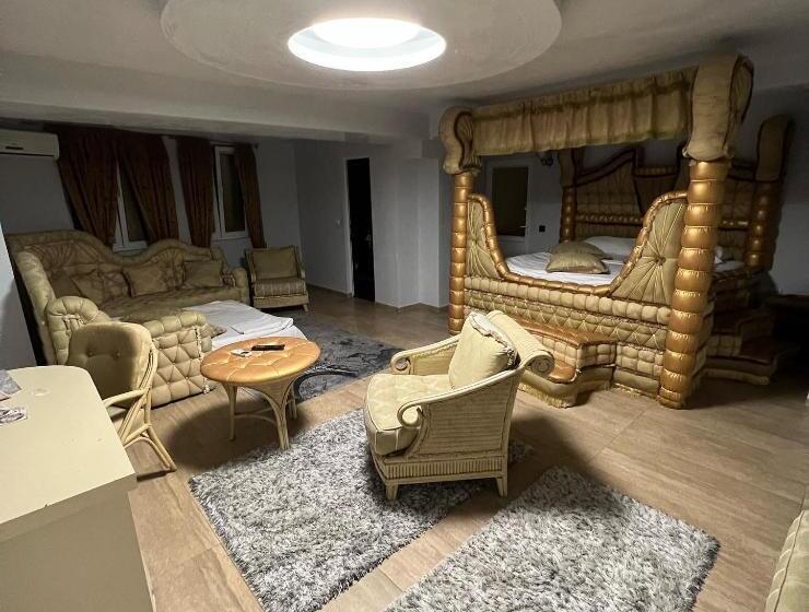 سوییت, Bali Colosseum