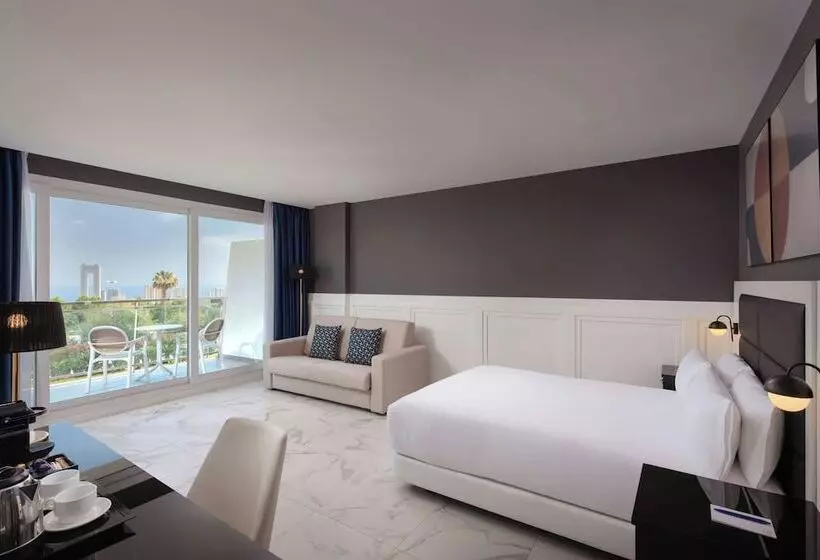 オーシャンビューのプレミアムルーム。, Four Points by Sheraton Costa Blanca Resort