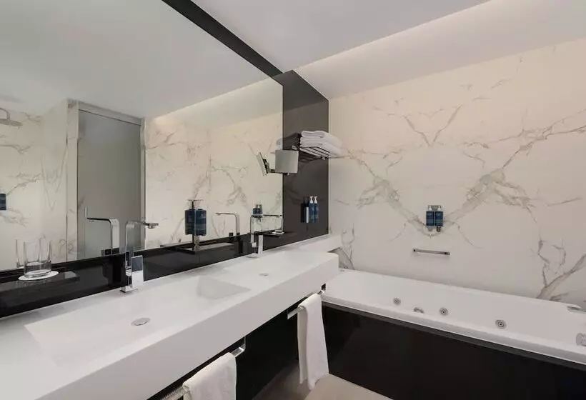 オーシャンビューのプレミアムルーム。, Four Points by Sheraton Costa Blanca Resort