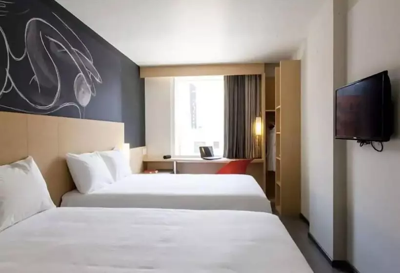 ２ダブルベッドのスタンダードルーム, Ibis Mexico Alameda