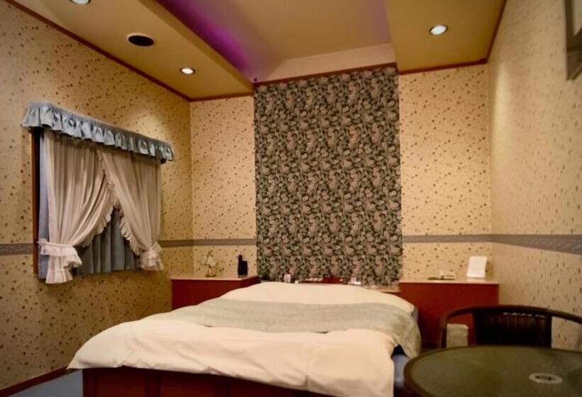 חדר אקונומי, Sagano