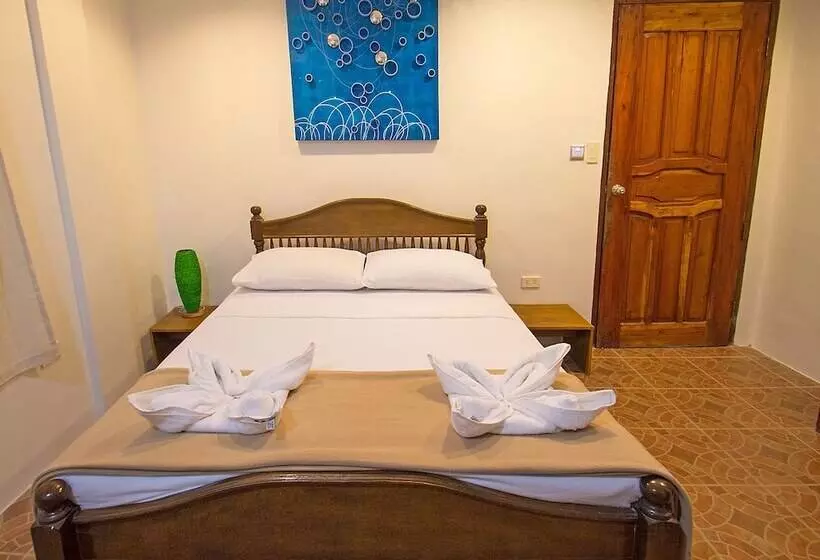 スーペリアースイート, The Rose Pike At Boracay