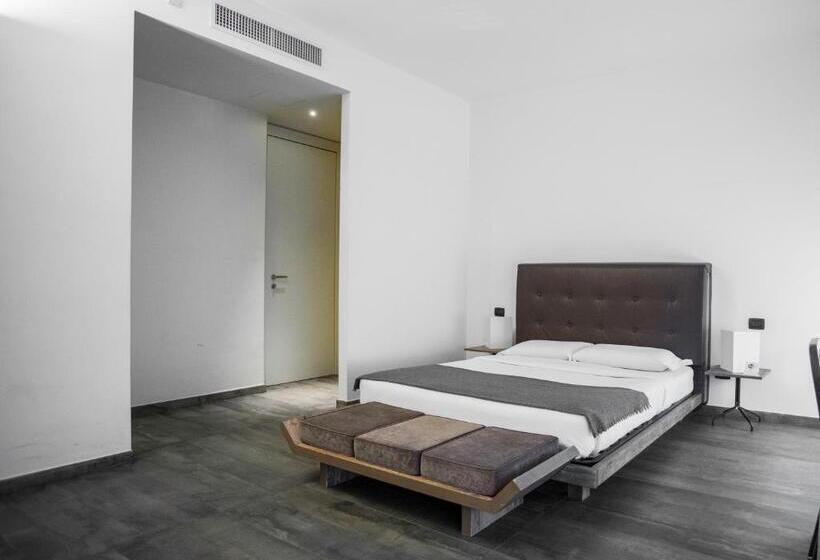 Standard Triple Room, La Chambre Milano Guest House