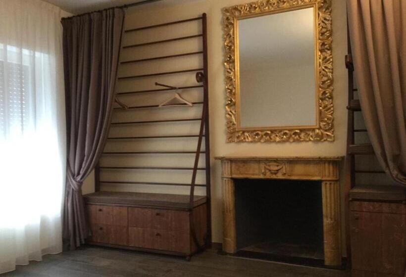 Standard Triple Room, La Chambre Milano Guest House