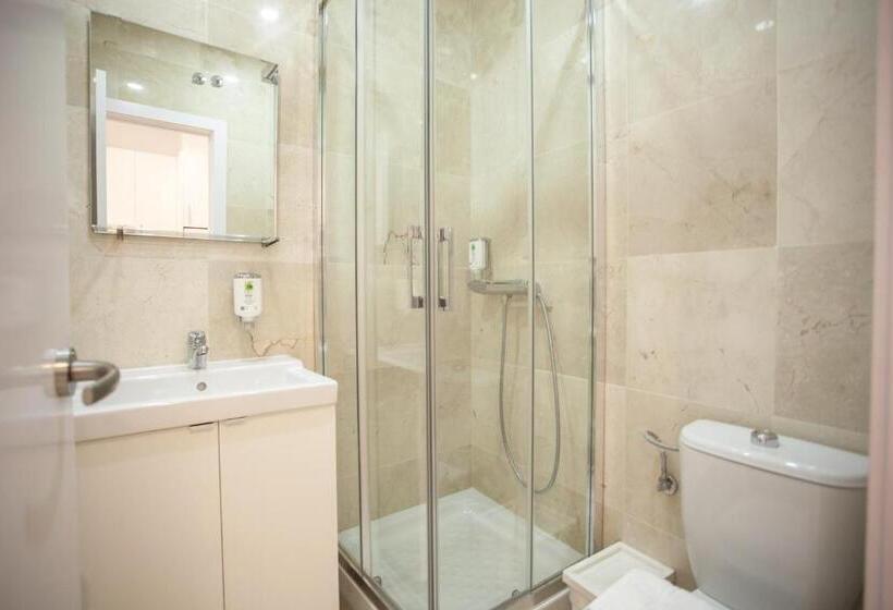 آپارتمان 2 خوابه با بالکن, Apartment In Malasaña