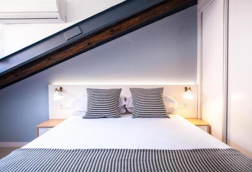 اتاق استاندارد, Apartment In Malasaña