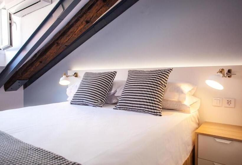 اتاق استاندارد, Apartment In Malasaña