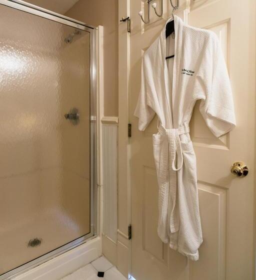 جناح ديلوكس, The Babcock House