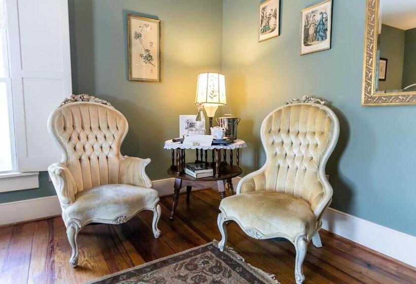 جناح ديلوكس, The Babcock House