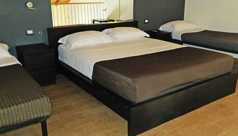 آپارتمان 1 خوابه با چشم‌انداز استخر, Corte Di Frara