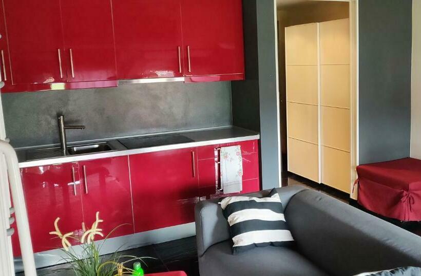 آپارتمان 1 خوابه با چشم‌انداز استخر, Corte Di Frara