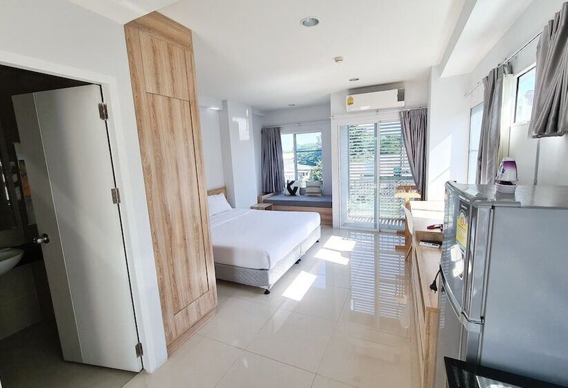 スタンダードスタジオ, Des Res Hotel And Residence