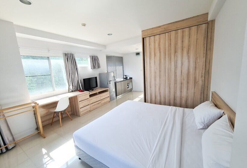 スタンダードスタジオ, Des Res Hotel And Residence