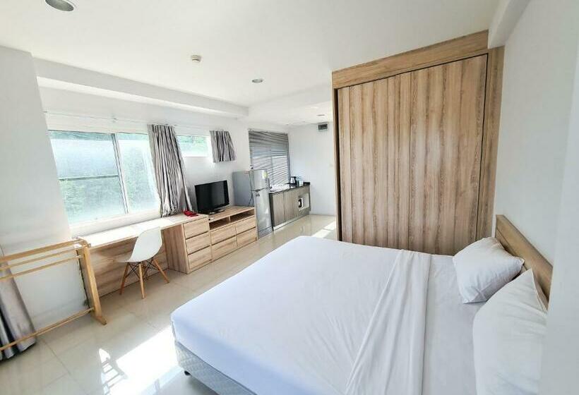 スタンダードスタジオ, Des Res Hotel And Residence