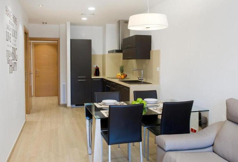 آپارتمان 1 خوابه با بالکن, Home To Home Barcelona