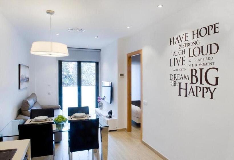 آپارتمان 1 خوابه با بالکن, Home To Home Barcelona