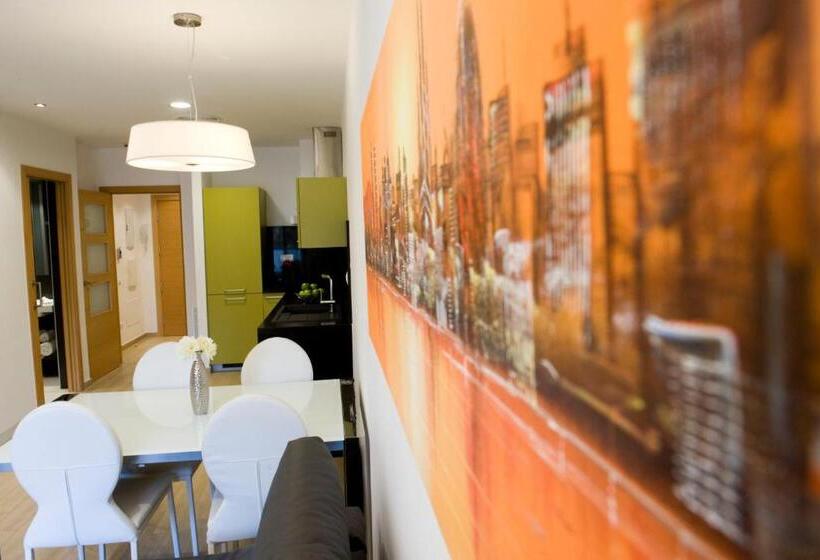 آپارتمان 1 خوابه با بالکن, Home To Home Barcelona