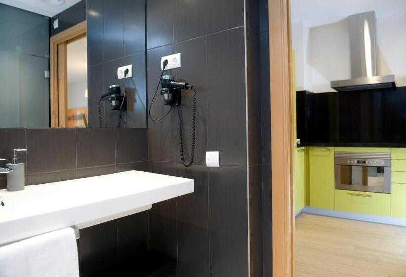 آپارتمان 1 خوابه با بالکن, Home To Home Barcelona