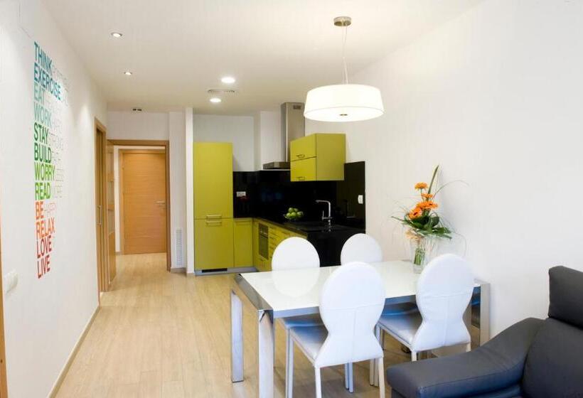 آپارتمان 1 خوابه با بالکن, Home To Home Barcelona