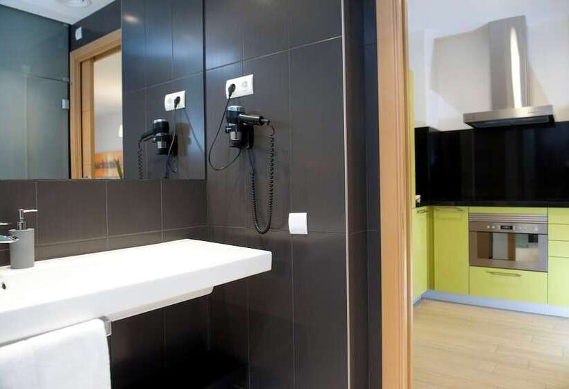 آپارتمان 1 خوابه با بالکن, Home To Home Barcelona