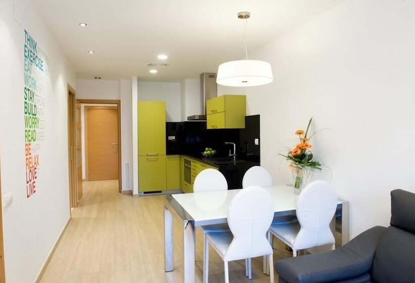 آپارتمان 1 خوابه با بالکن, Home To Home Barcelona