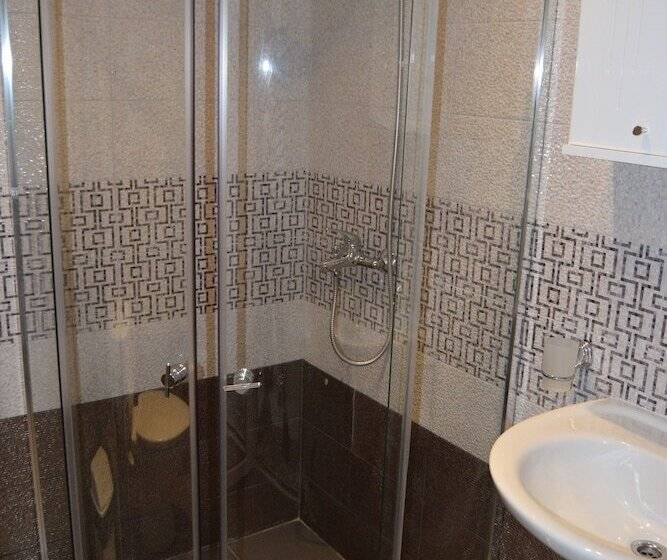 Апартаменты 2 Спальни, Admiral Plaza Apartments
