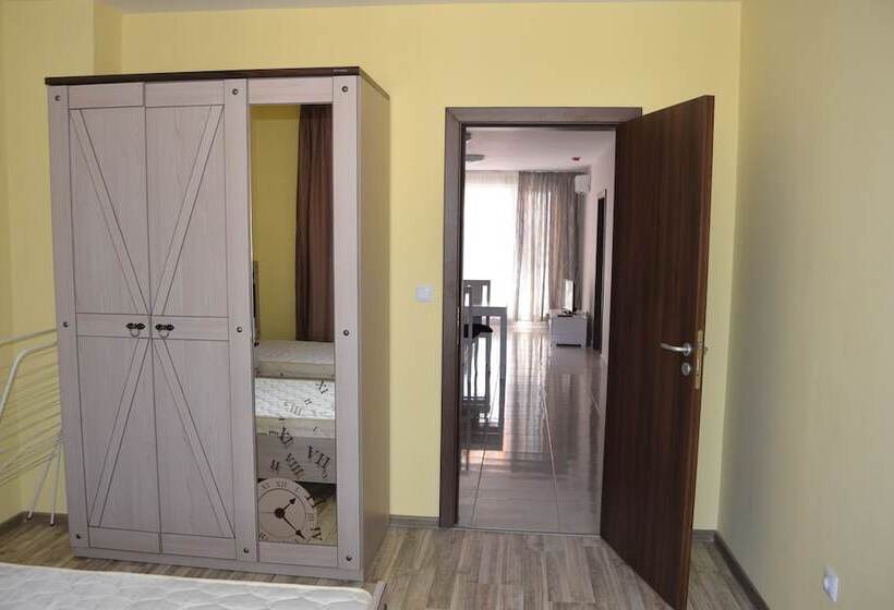 شقة غرفتين, Admiral Plaza Apartments