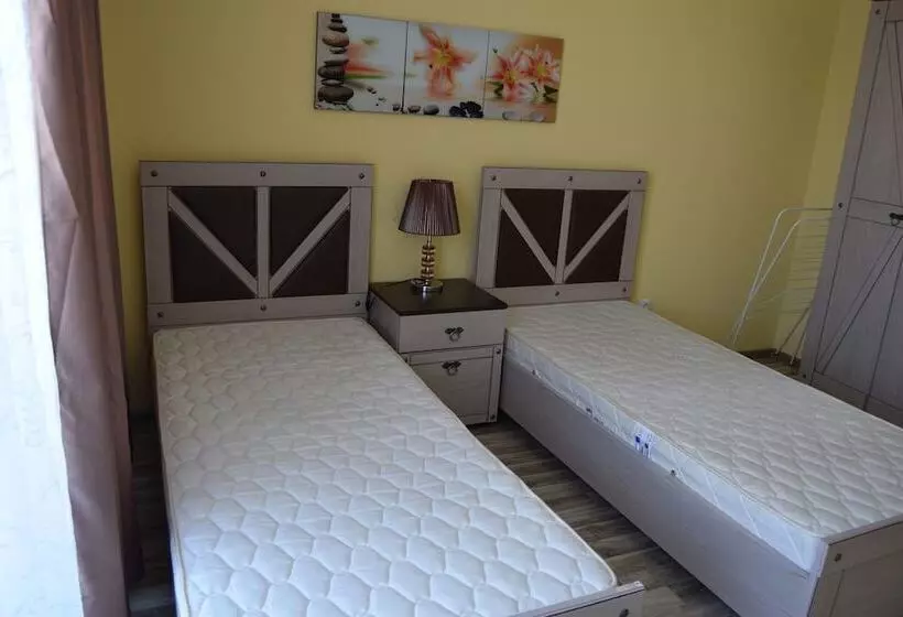 آپارتمان 2 خوابه, Admiral Plaza Apartments