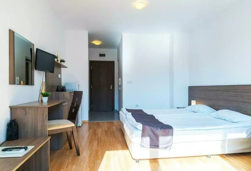 اتاق استاندارد با بالکن, Admiral Plaza Apartments