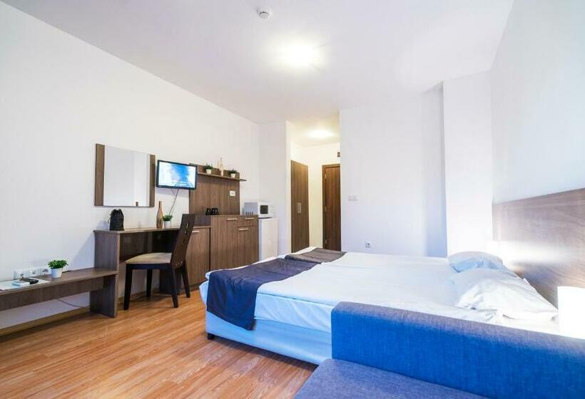 غرفة قياسية مزوَّدة بشُرفة, Admiral Plaza Apartments