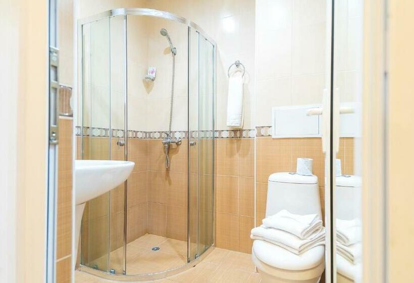 Номер Стандарт с Балконом, Admiral Plaza Apartments