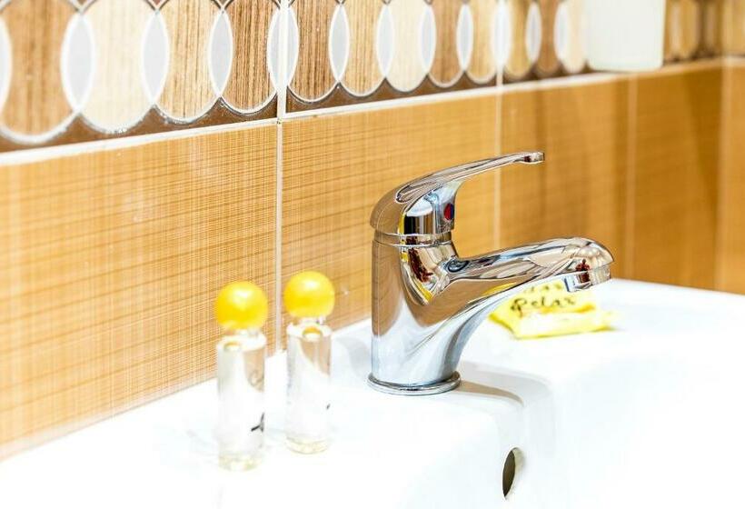 غرفة قياسية مزوَّدة بشُرفة, Admiral Plaza Apartments