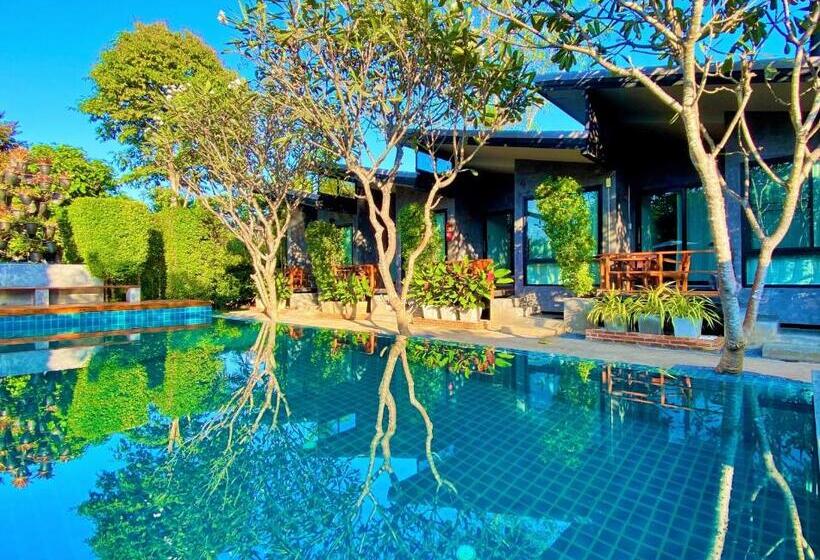 プールの見えるデラックスルーム, Family House Zen Boutique Resort