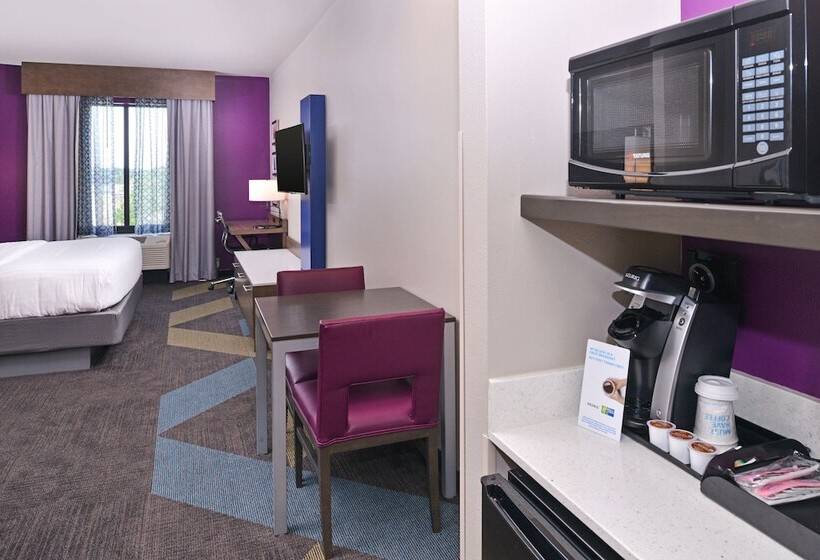 סוויטה מותאמת לאדם עם מוגבלויות, Holiday Inn Express And Suites Bryant   Benton Area, An Ihg
