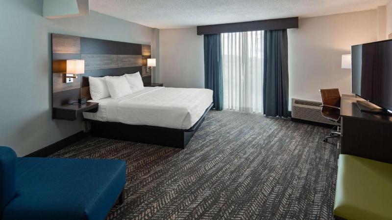 חדר סטנדרט מותאם לאדם עם מוגבלויות, Holiday Inn Express And Suites Bryant   Benton Area, An Ihg