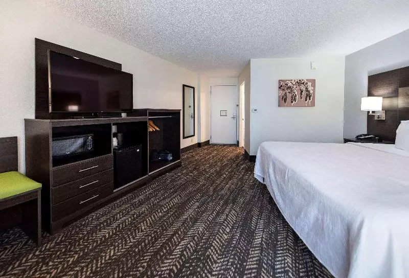 身障者適用スタンダードルーム, Holiday Inn Express And Suites Bryant   Benton Area, An Ihg