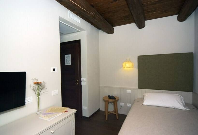 חדר סטנדרט יחיד, Il Falco E La Volpe