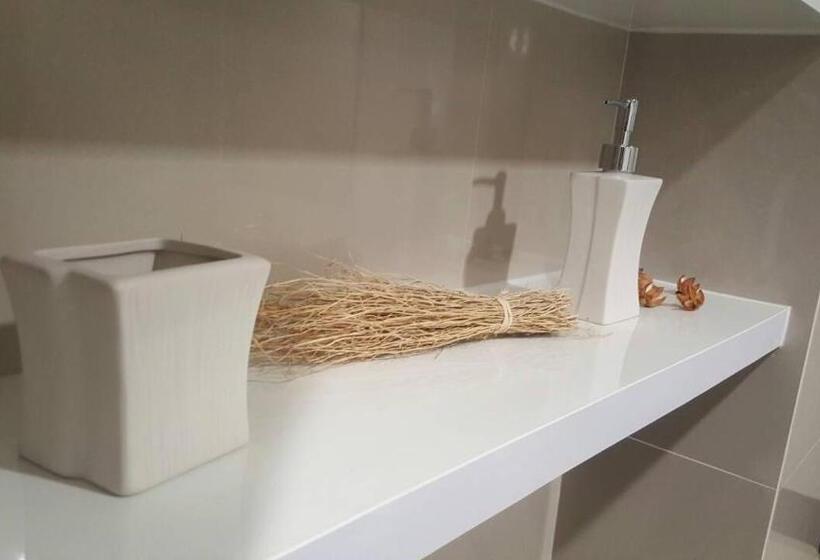 스탠다드 룸 킹사이즈 침대, Jk Living Hotel And Service Apartment