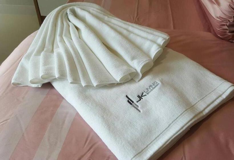 스탠다드 룸 킹사이즈 침대, Jk Living Hotel And Service Apartment